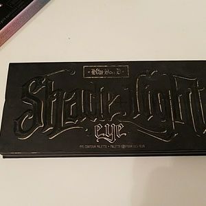 Kat Von D shade and light
